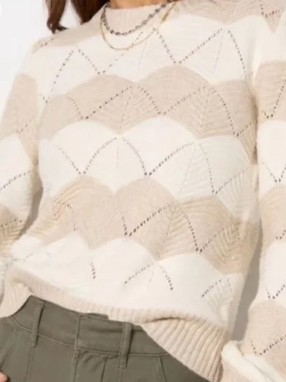 Evereve Cream & Beige Wave-Point Crewneck Sweater